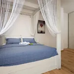 Darina Villa *