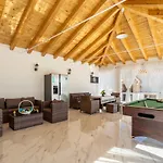 Darina Villa *
